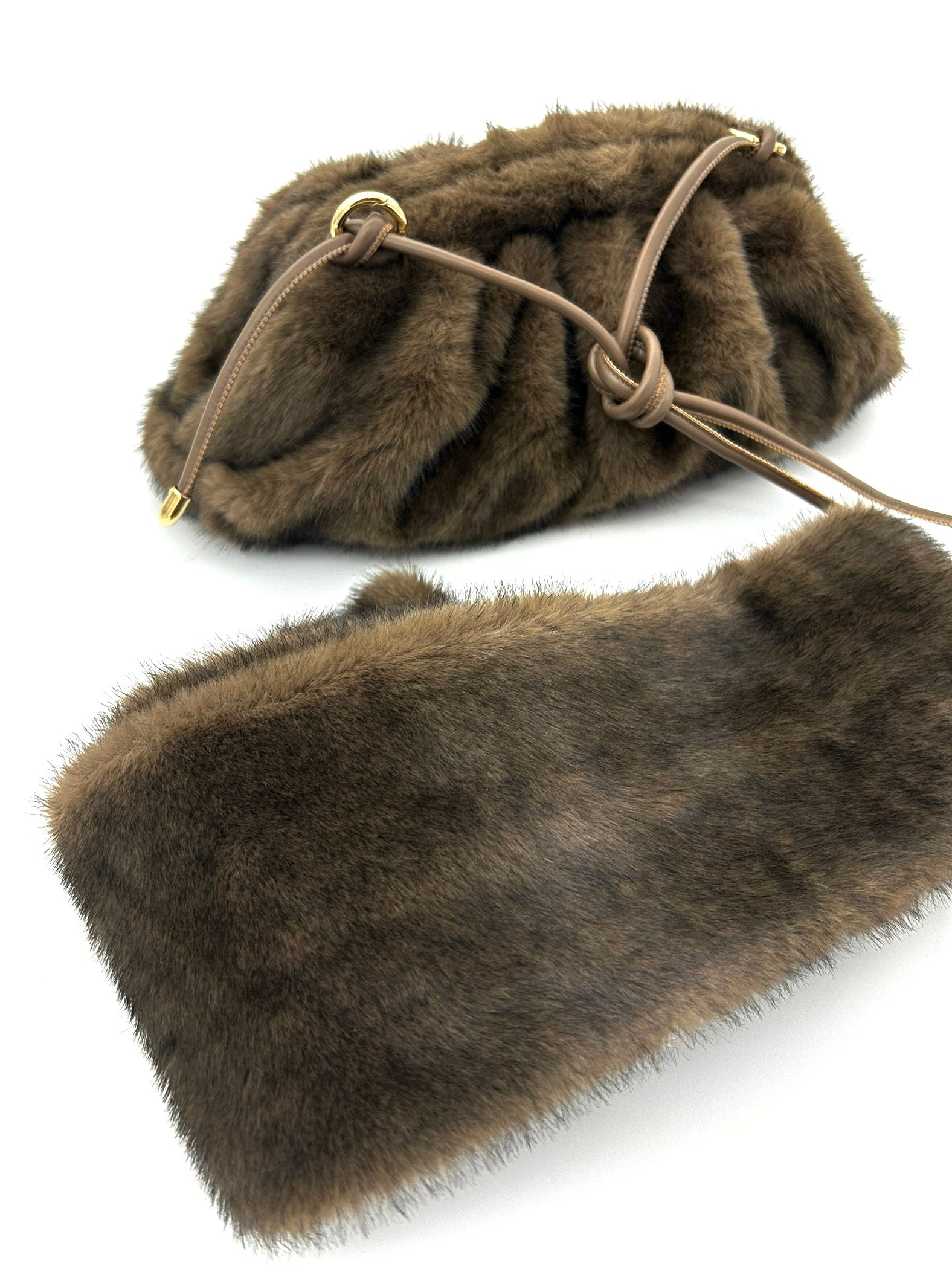 Pouch Eco Fur con Tracolla